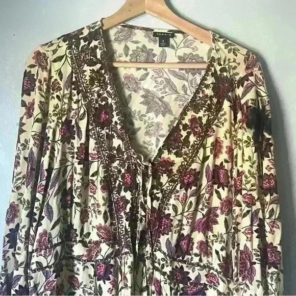 Torrid Babydoll Rayon Crepe Embroidered Lace-Up Top Size 3 - Picture 3 of 8